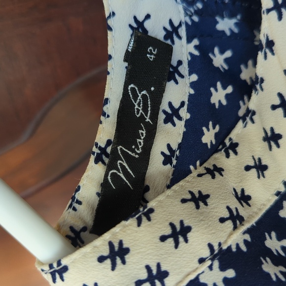 Blue and white tank - Picture 4 of 5